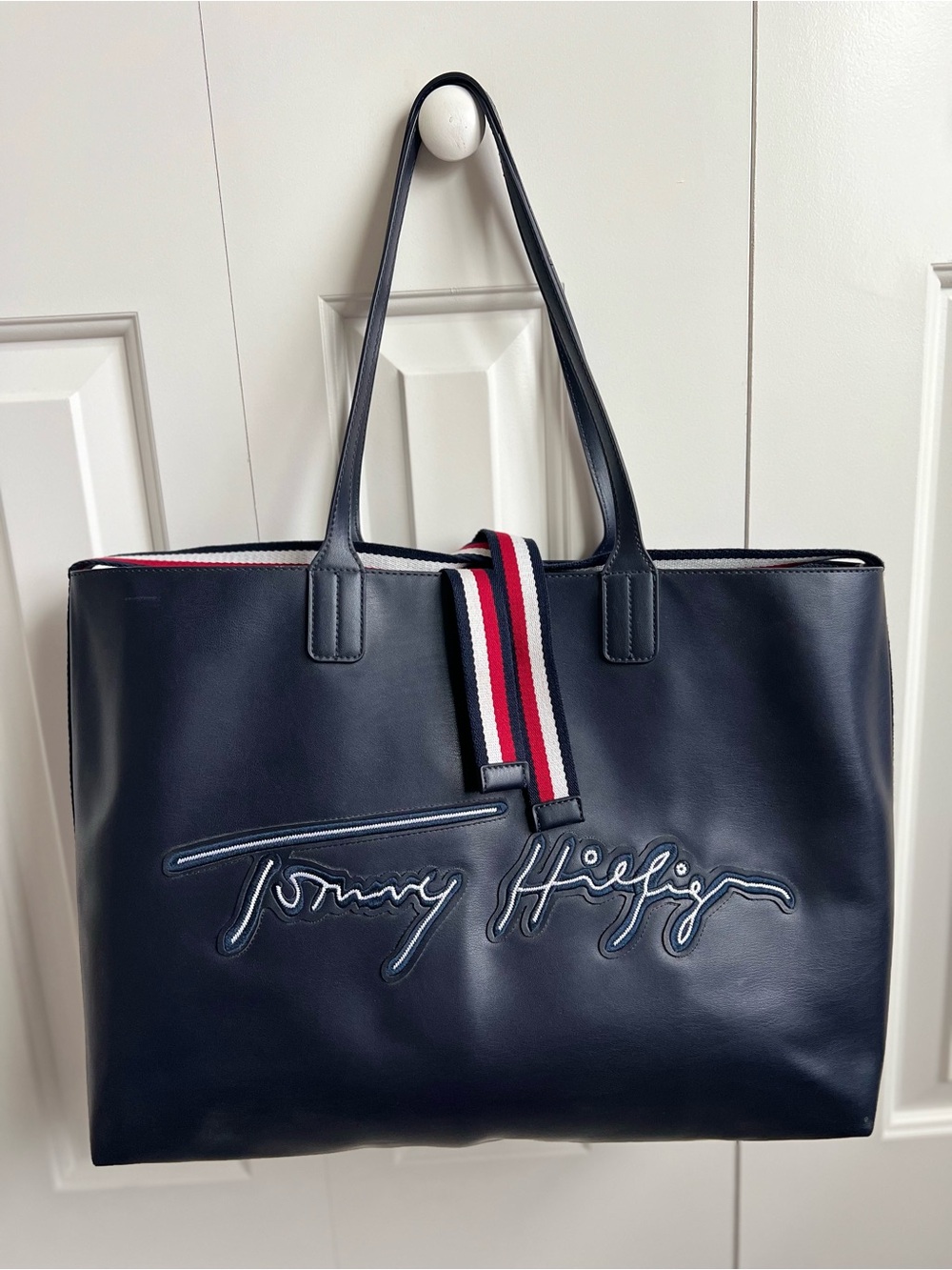 NWT Tommy Hilfiger Iconic Signature Oversized Tote Bag